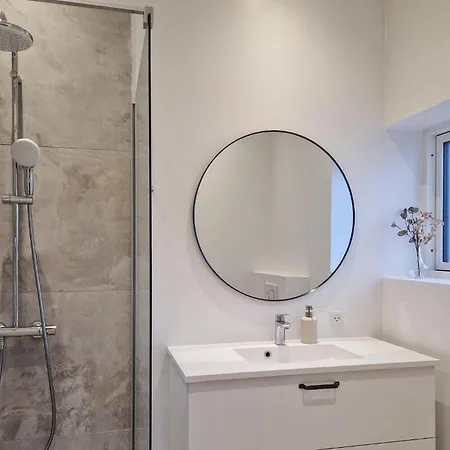 بيت للعطل 3 Bedroom Beautiful In *