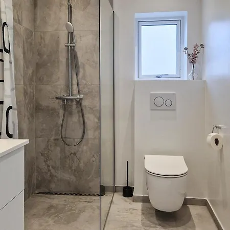 3 Bedroom Beautiful In *